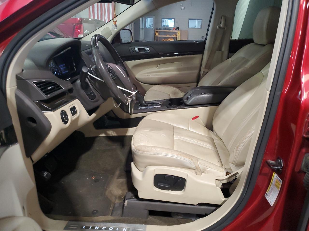 2013 Lincoln Mkt VIN: 2LMHJ5AT5DBL52842 Lot: 55501095
