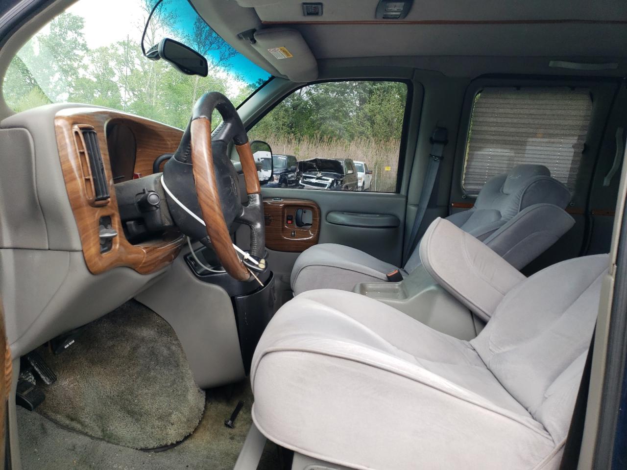 2001 Chevrolet Express G1500 VIN: 1GBFG15R211243862 Lot: 57950355