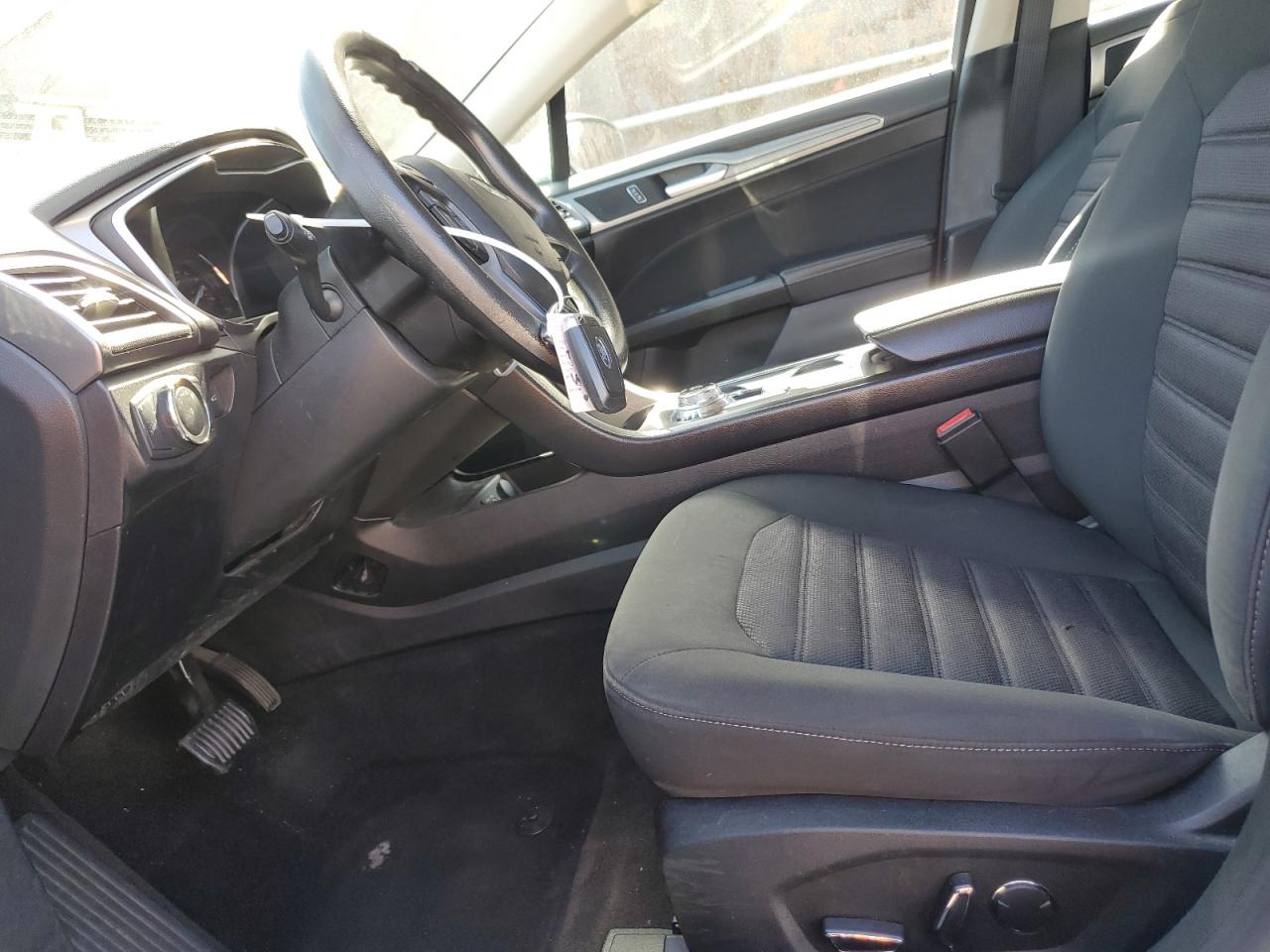 2019 Ford Fusion Se VIN: 3FA6P0LU5KR124889 Lot: 54025565