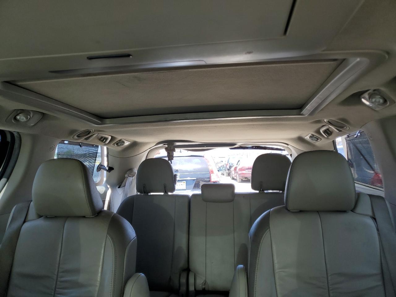 2011 Toyota Sienna Xle VIN: 5TDYK3DC2BS058579 Lot: 56764015