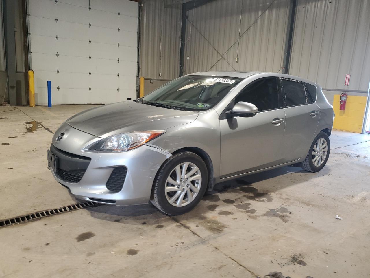 West Mifflin, PA에서 판매 중인 2012 Mazda 3 I - Rear End