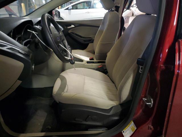 Sedans FORD FOCUS 2015 Czerwony