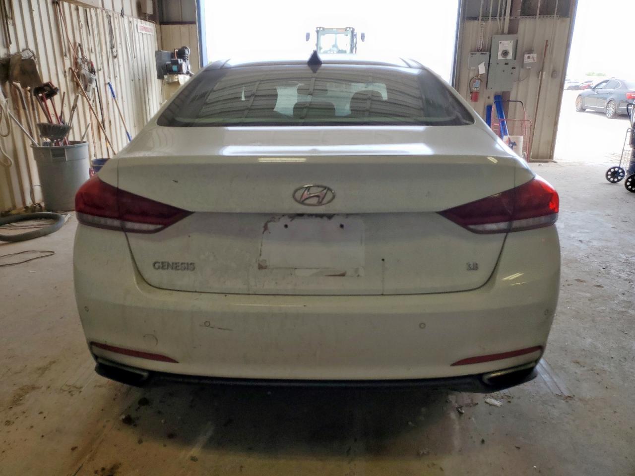 2015 Hyundai Genesis 3.8L VIN: KMHGN4JE4FU075847 Lot: 56488485