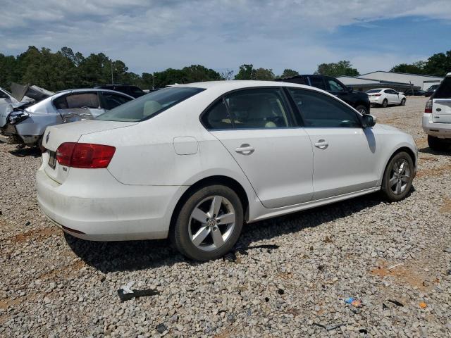 Sedans VOLKSWAGEN JETTA 2014 Biały