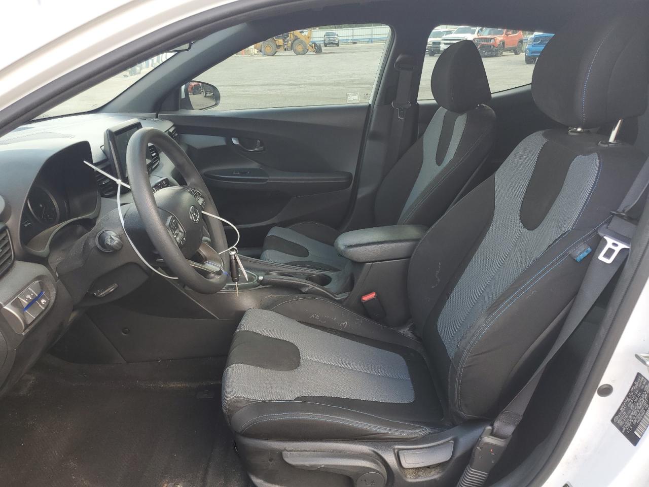 2019 Hyundai Veloster Base VIN: KMHTG6AFXKU015613 Lot: 54073665