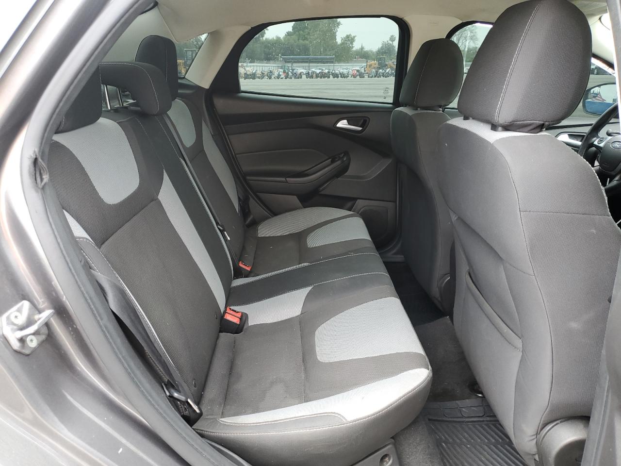 2012 Ford Focus Se VIN: 1FAHP3F21CL392052 Lot: 57418205