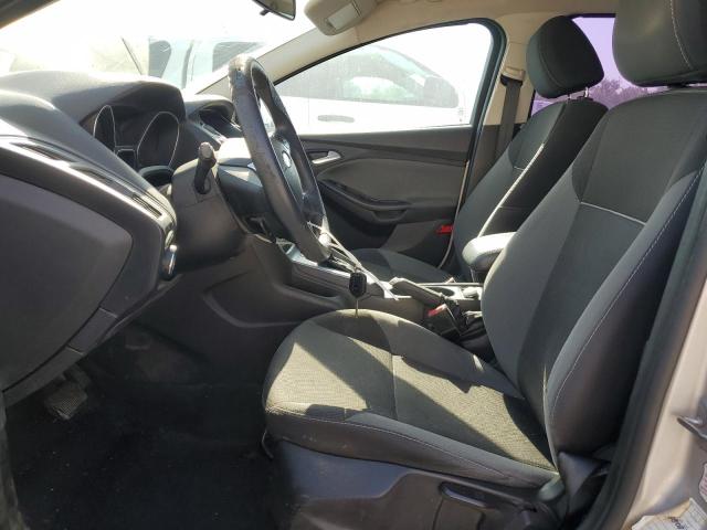Sedans FORD FOCUS 2014 Srebrny