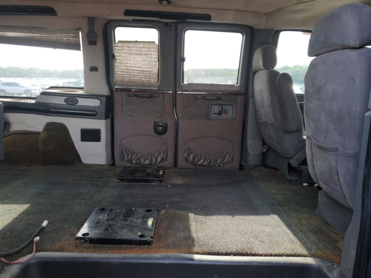 2003 Chevrolet Express G1500 VIN: 1GBFG15T631172776 Lot: 57719035