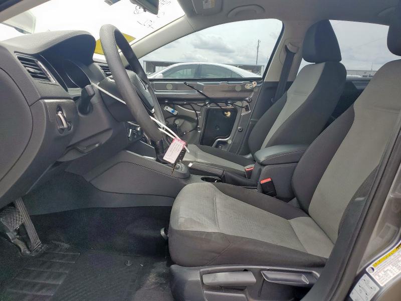  VOLKSWAGEN JETTA 2018 Szary