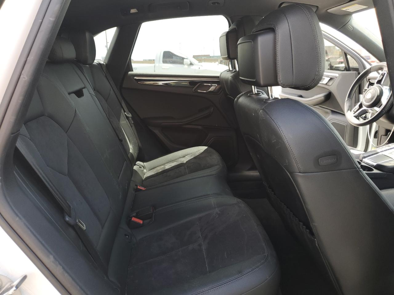2020 Porsche Macan VIN: WP1AA2A55LLB01916 Lot: 55700165