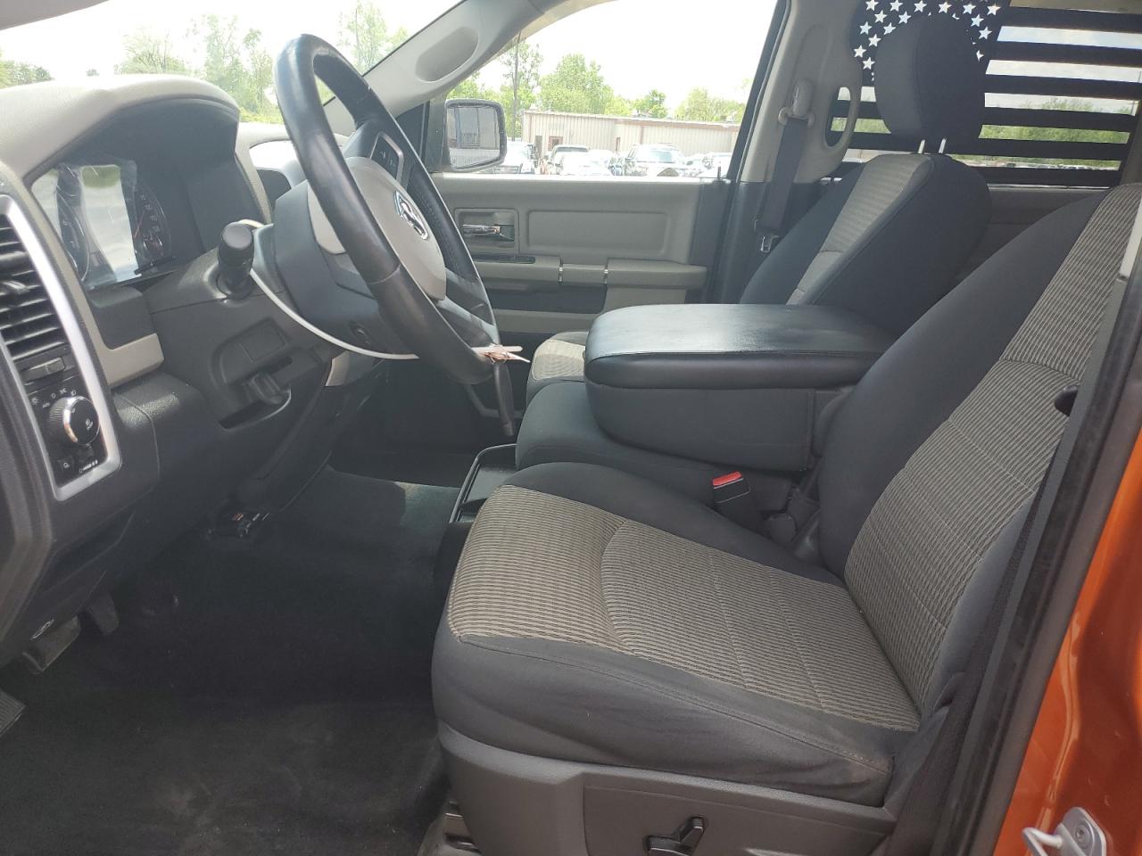 2010 Dodge Ram 1500 VIN: 1D7RB1CT2AS169252 Lot: 57095365
