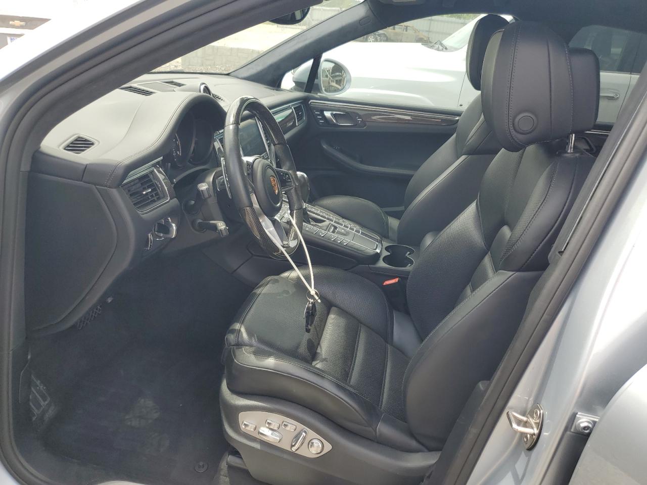 2018 Porsche Macan Turbo VIN: WP1AF2A54JLB70563 Lot: 54565005