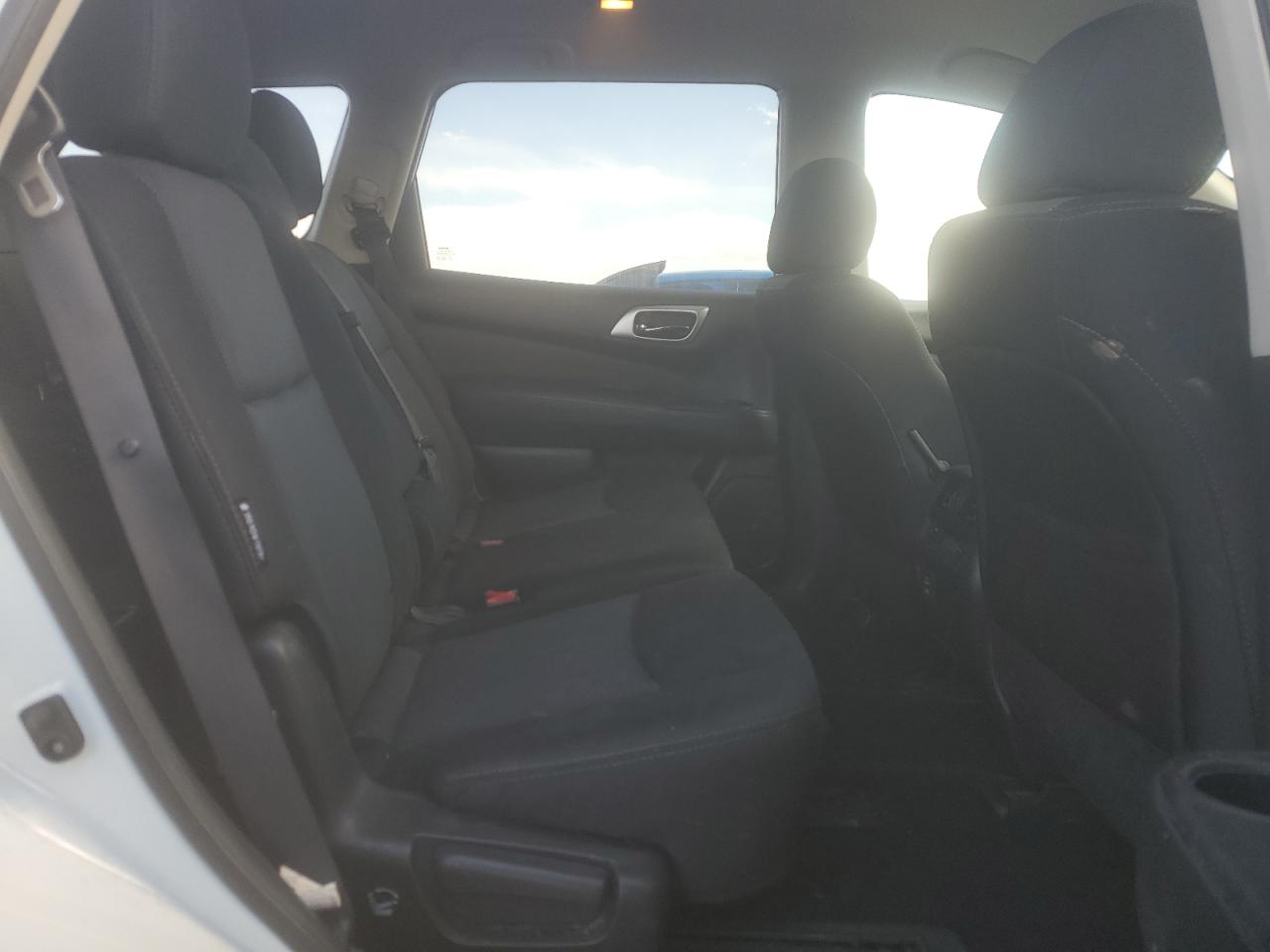 2018 Nissan Pathfinder S VIN: 5N1DR2MM9JC670125 Lot: 56885585