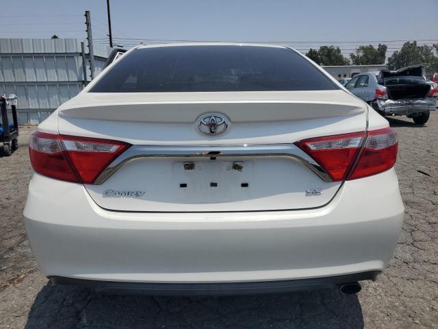  TOYOTA CAMRY 2017 Biały