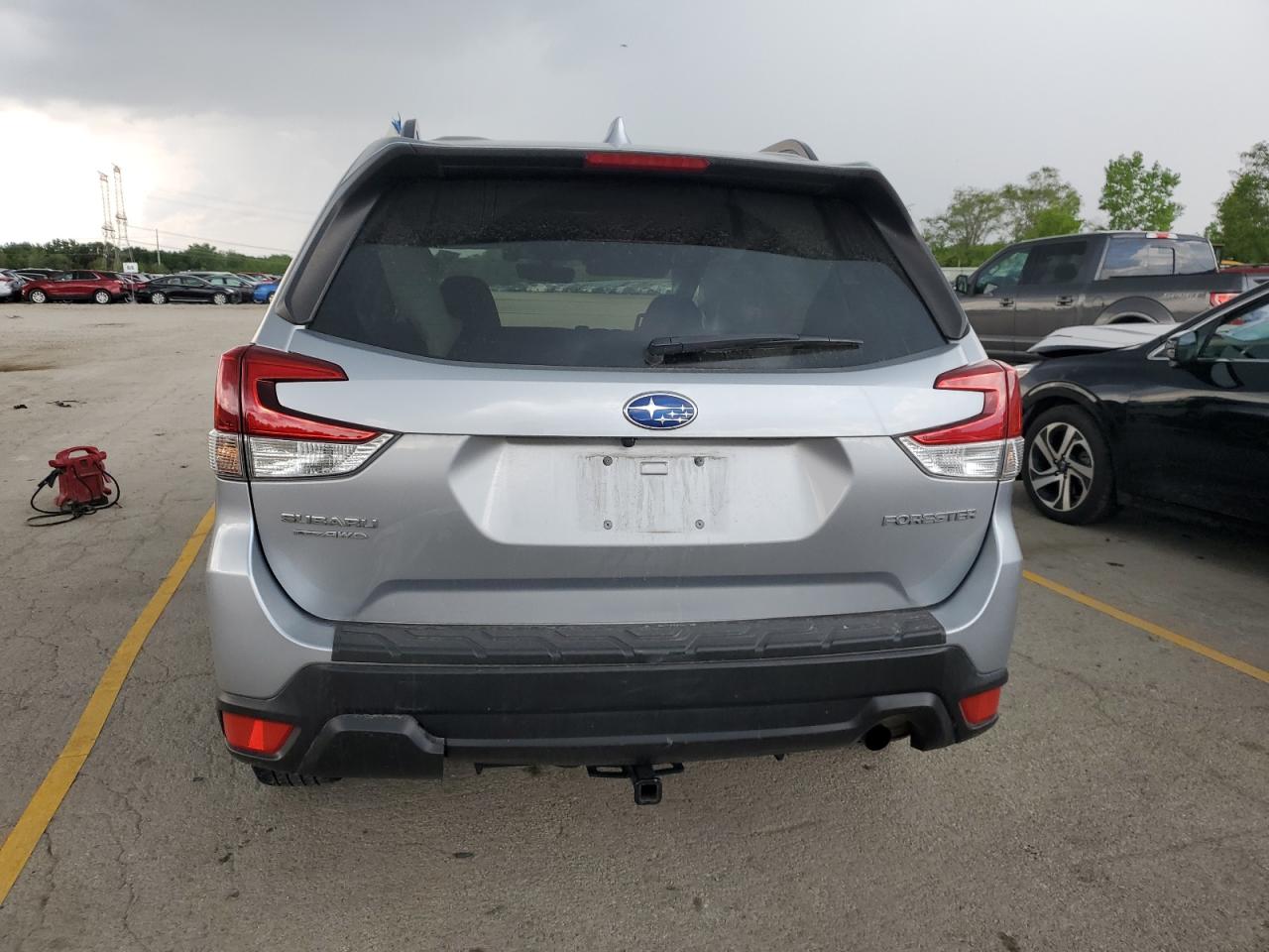 2019 Subaru Forester Premium VIN: JF2SKAGC8KH442460 Lot: 56956545