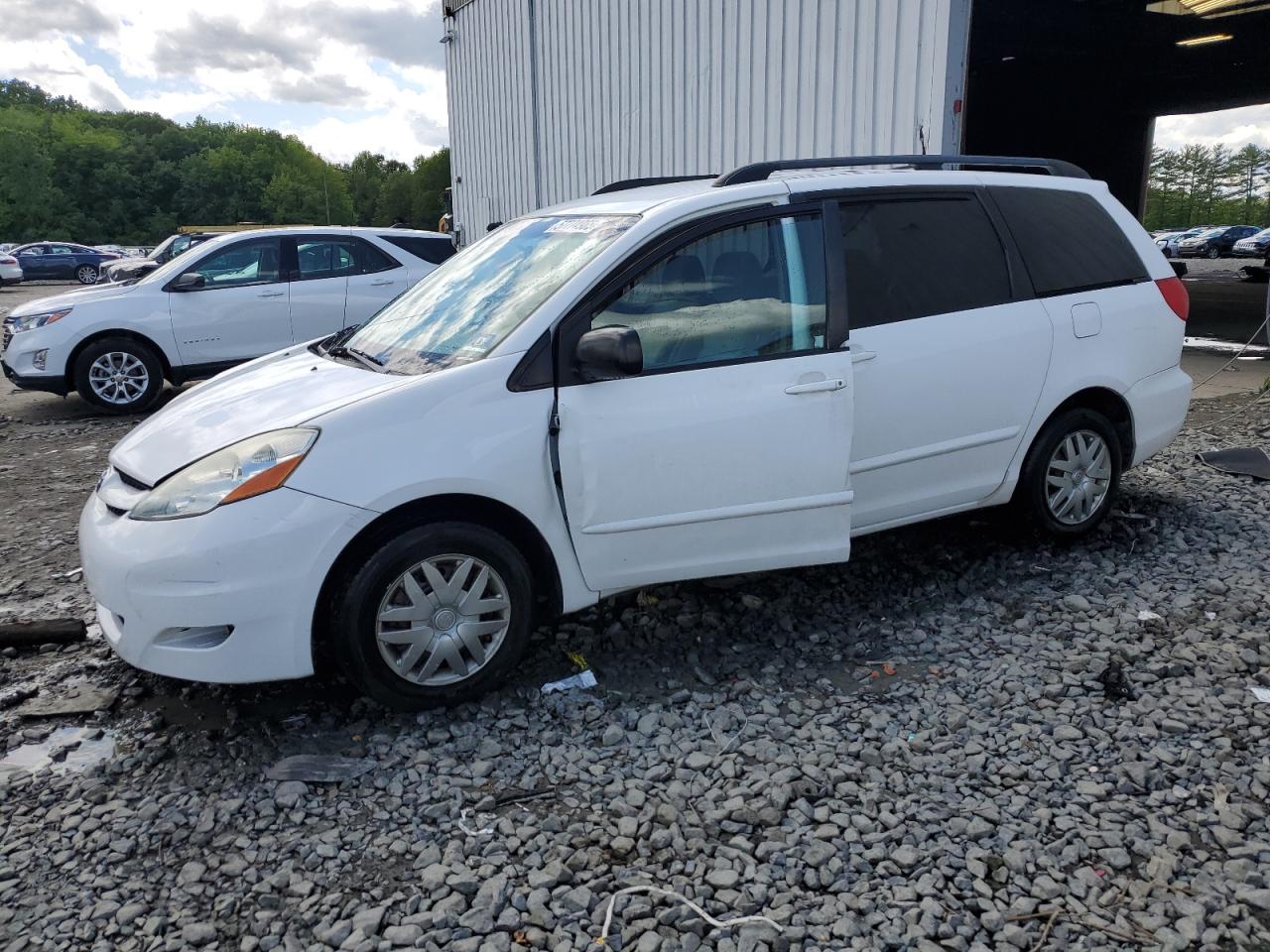 2009 Toyota Sienna Ce de vânzare în Windsor, NJ - Side