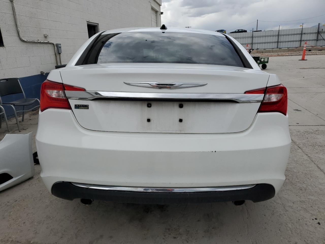 2013 Chrysler 200 Limited VIN: 1C3CCBCG5DN560196 Lot: 56987585