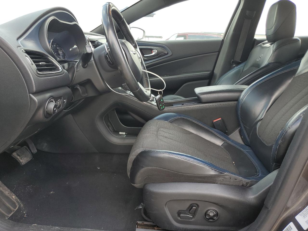2015 Chrysler 200 S VIN: 1C3CCCBB3FN675636 Lot: 56123825