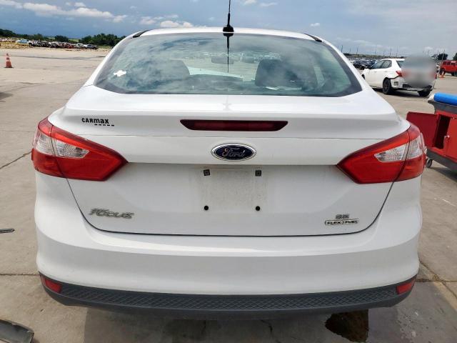 Sedans FORD FOCUS 2013 Biały