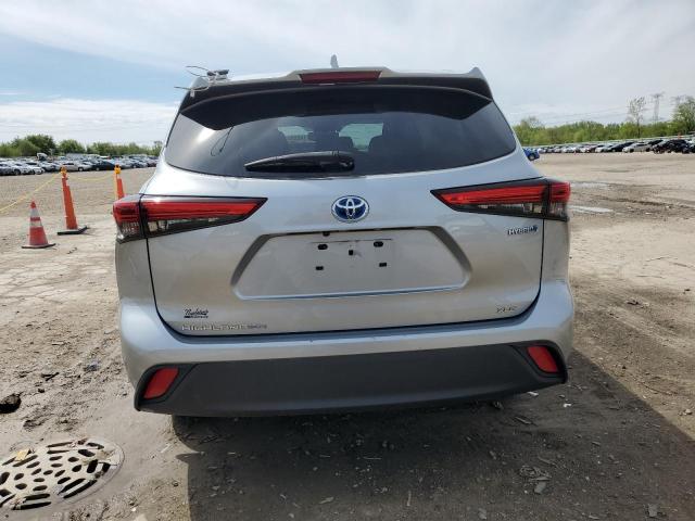  TOYOTA HIGHLANDER 2021 Srebrny