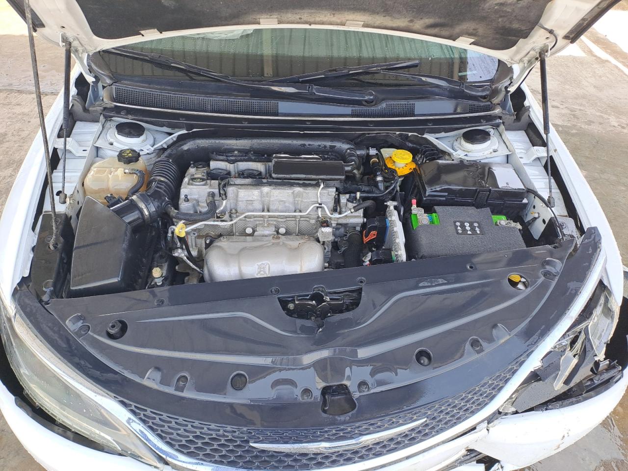 1C3CCCAB6GN177949 - 2016 Chrysler 200 - #undefined