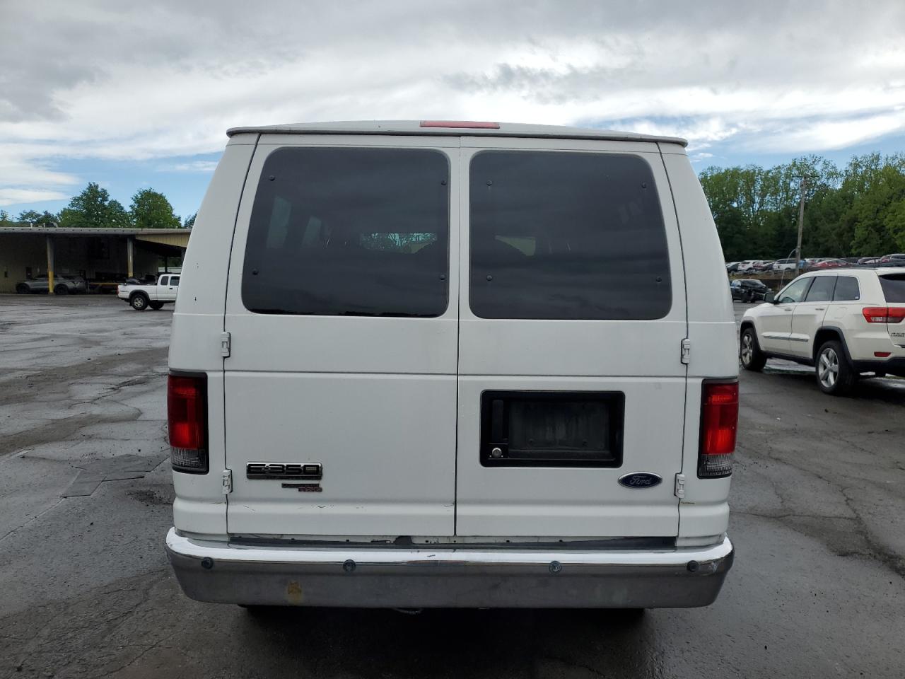 2008 Ford Econoline E350 Super Duty Wagon VIN: 1FBNE31LX8DB50787 Lot: 58063195
