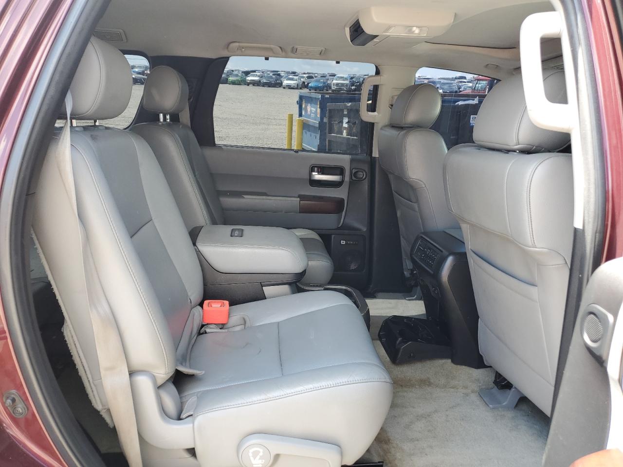 2011 Toyota Sequoia Platinum VIN: 5TDDW5G15BS042062 Lot: 57038345