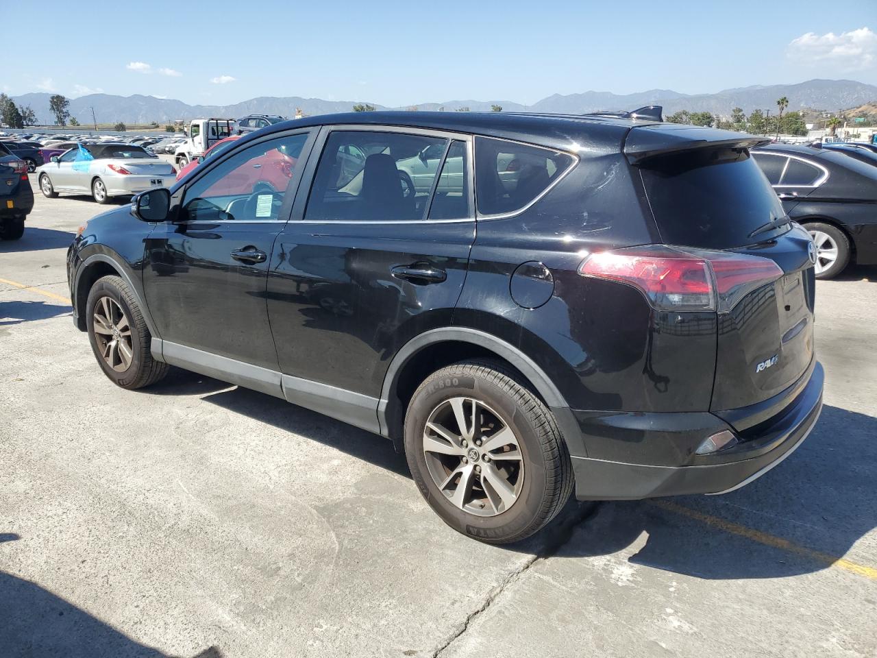 2017 Toyota Rav4 Xle VIN: 2T3WFREV6HW388442 Lot: 49711325