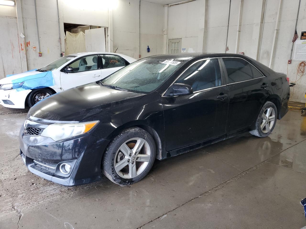 2014 Toyota Camry L продається в Madisonville, TN - Front End