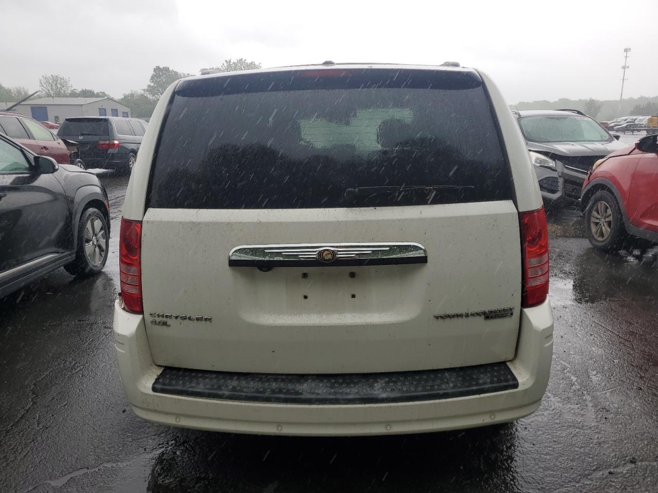 2010 Chrysler Town & Country Touring Plus VIN: 2A4RR8DX5AR361034 Lot: 64032645