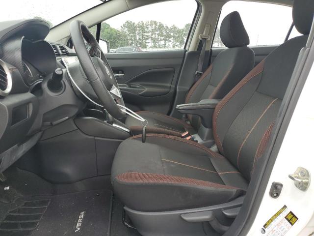  NISSAN VERSA 2021 Білий