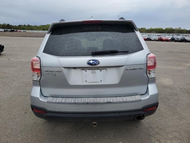  SUBARU FORESTER 2018 Srebrny