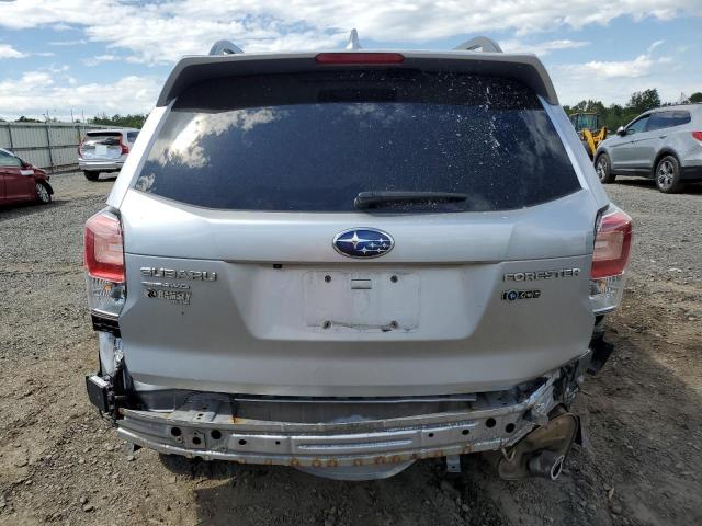  SUBARU FORESTER 2018 Srebrny