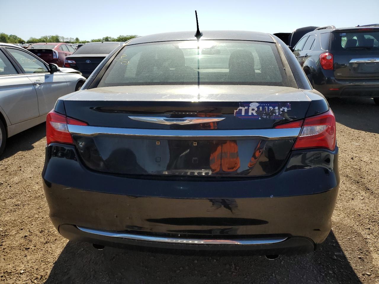 2011 Chrysler 200 Limited VIN: 1C3BC2FG2BN607592 Lot: 57360575