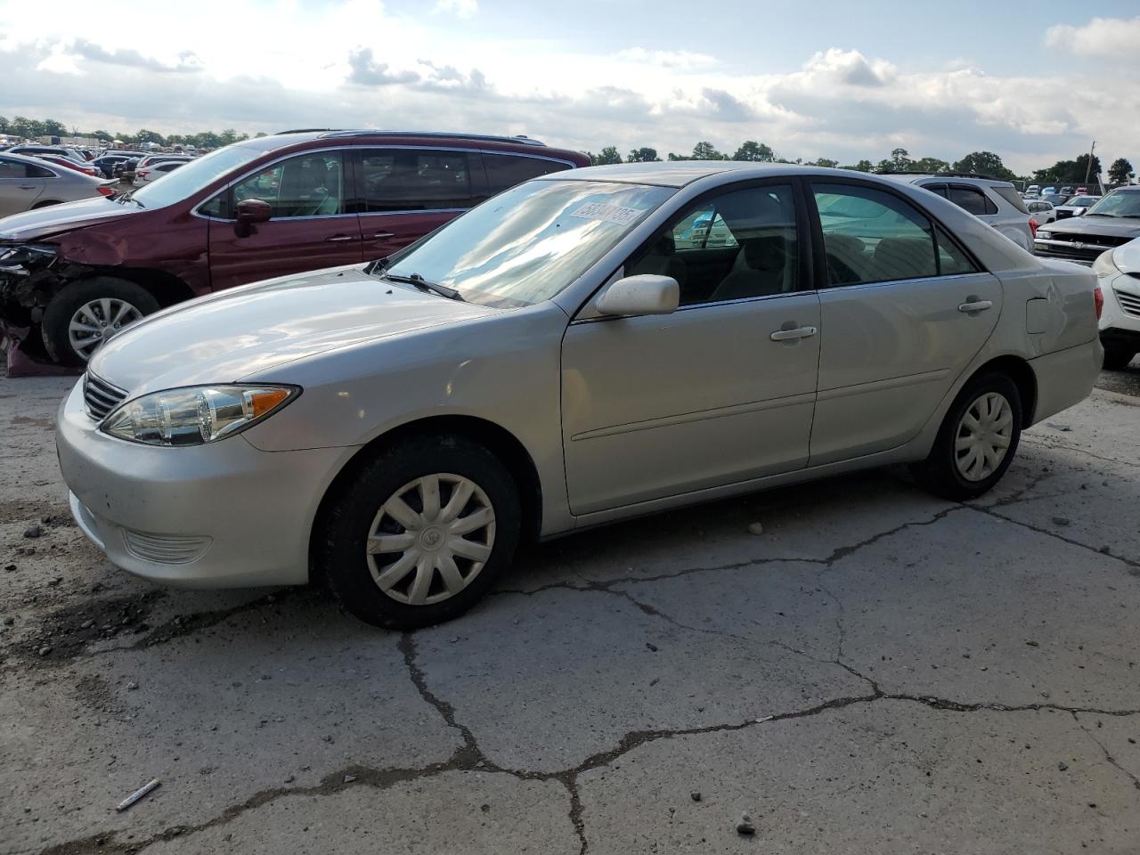 2005 Toyota Camry Le იყიდება Sikeston-ში, MO - Side