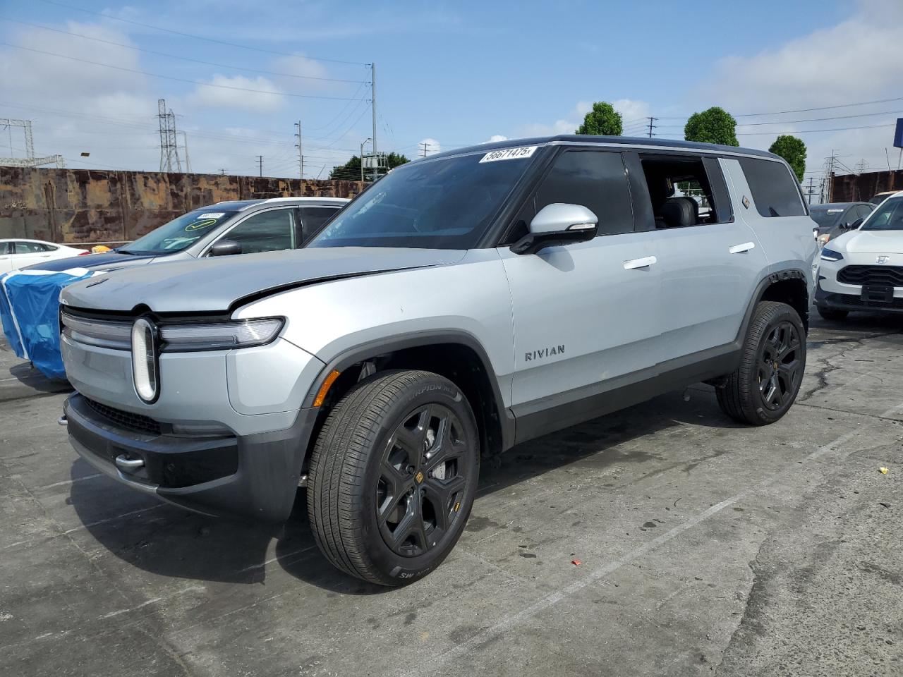 2025 Rivian R1S Adventure