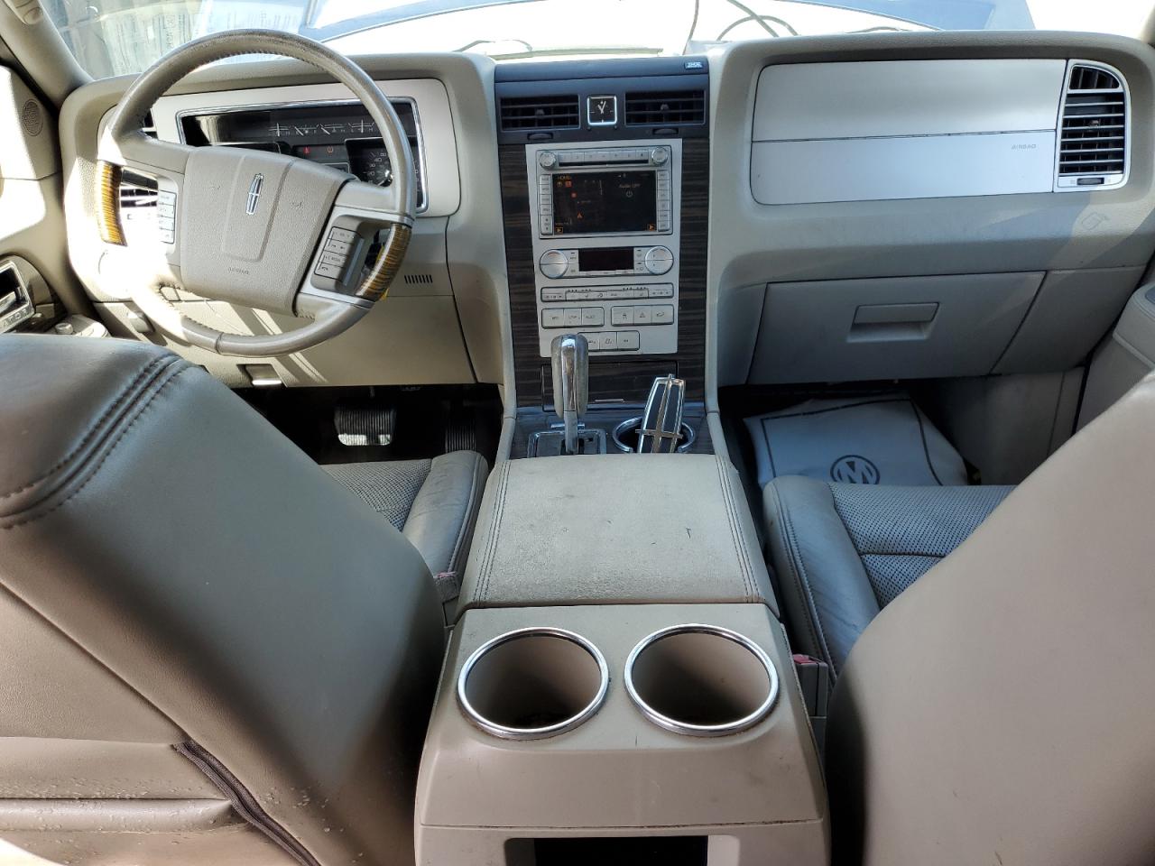 2010 Lincoln Navigator L VIN: 5LMJJ3J56AEJ07841 Lot: 56015215