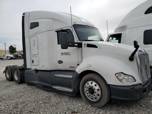 2017 Kenworth T680 Semi Truck