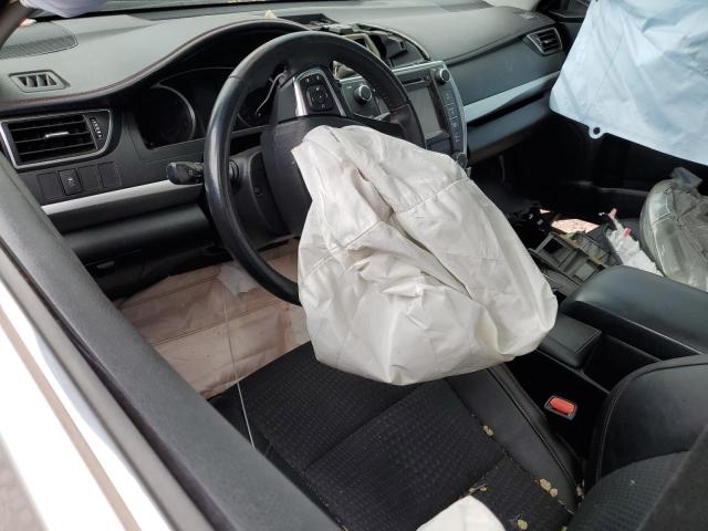 Седани TOYOTA CAMRY 2015 Сріблястий