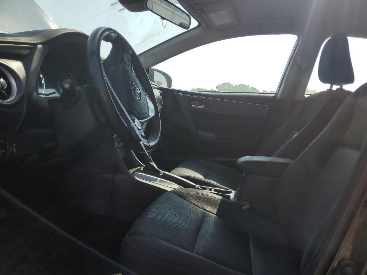 2019 Toyota Corolla L VIN: 2T1BURHEXKC167640 Lot: 57276495
