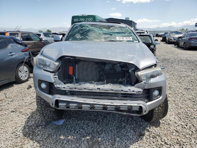  TOYOTA TACOMA 2017 Серебристый