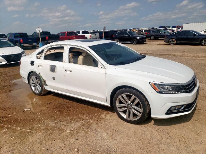  VOLKSWAGEN PASSAT 2017 Білий