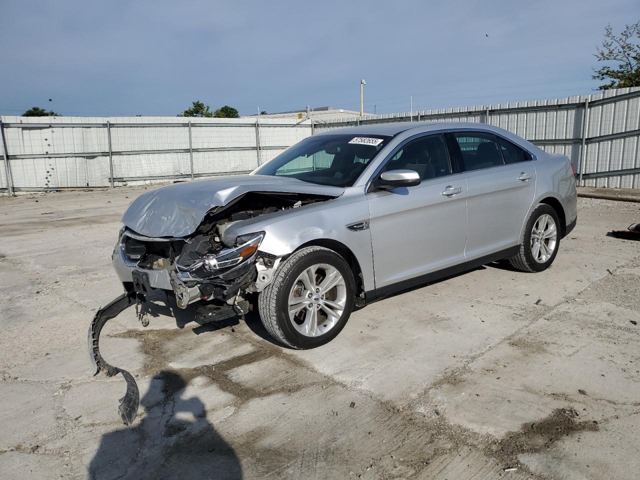 2016 Ford Taurus Sel იყიდება Walton-ში, KY - Front End
