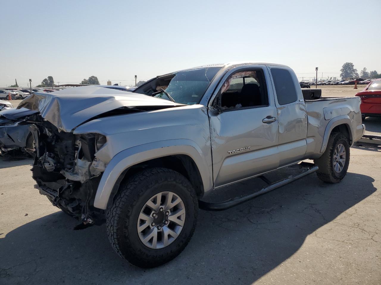 2016 Toyota Tacoma Access Cab იყიდება Fresno-ში, CA - Rollover