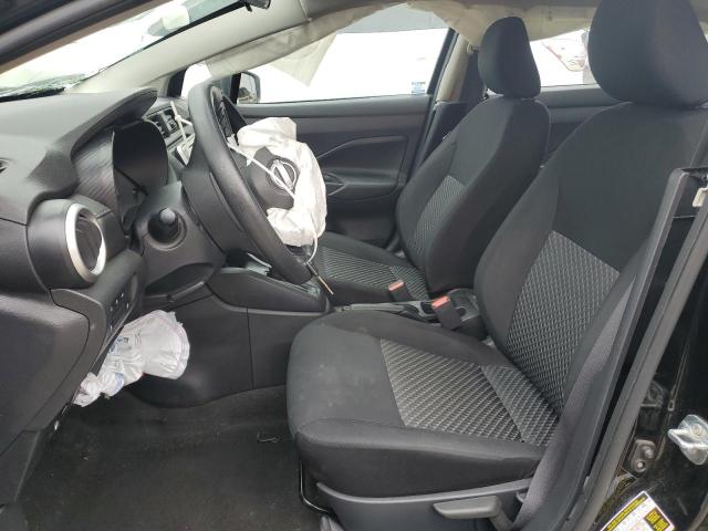 NISSAN VERSA 2023 Черный