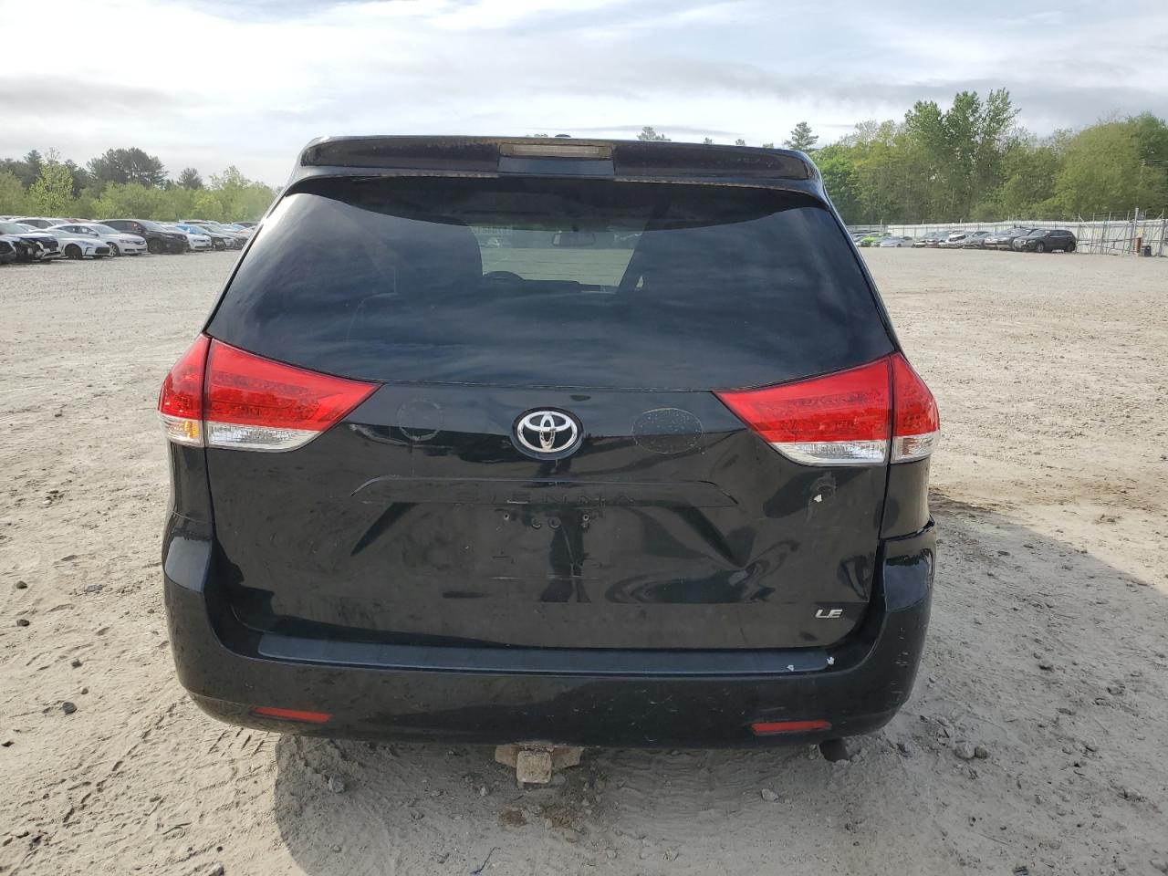 2012 Toyota Sienna Le VIN: 5TDKK3DC7CS215675 Lot: 57048125