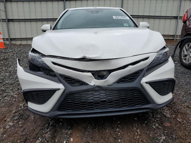  TOYOTA CAMRY 2021 Белы