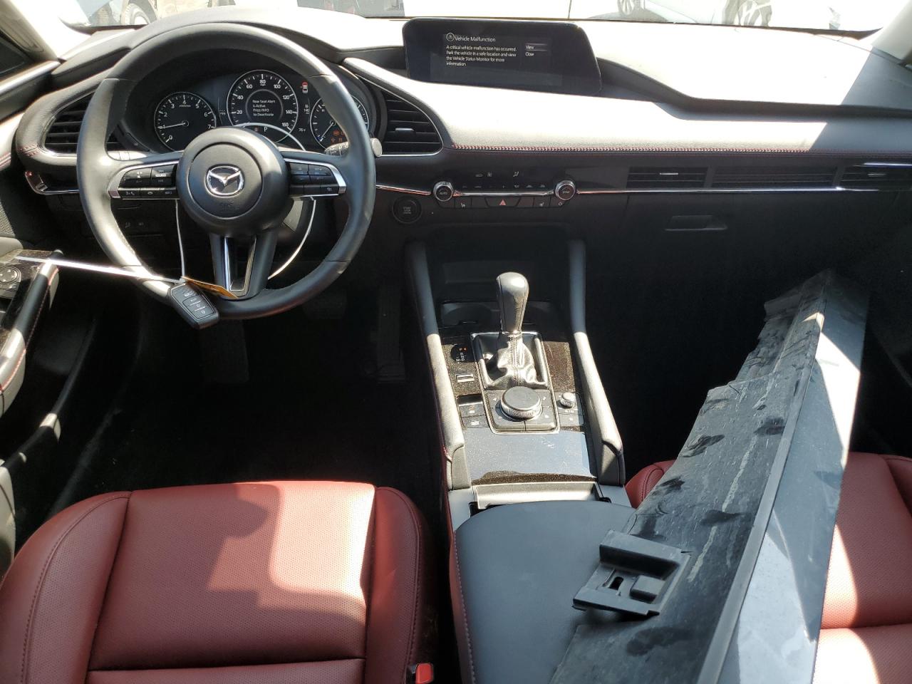 2024 Mazda 3 Preferred VIN: 3MZBPBCM0RM403689 Lot: 54277935
