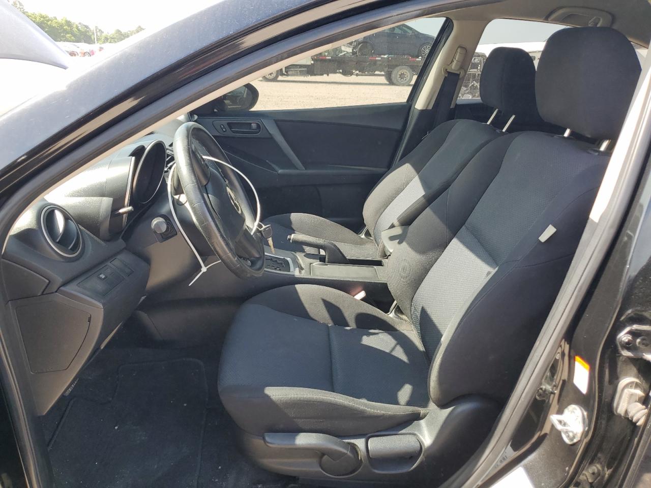2011 Mazda 3 I VIN: JM1BL1UGXB1462561 Lot: 56962365