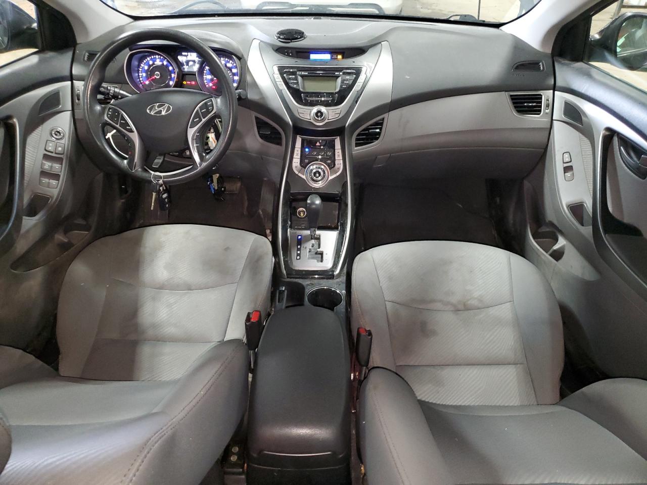 Hyundai Elantra gl 2013